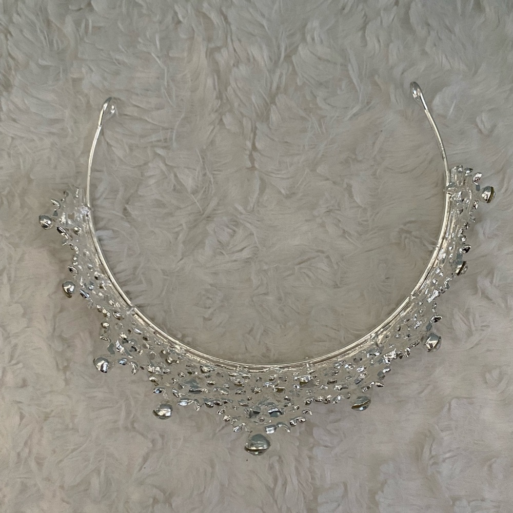 Tiara - Picture 5 of 8